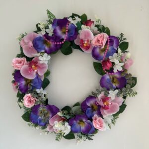 Värikäs kranssi, orvokkia ja orkideaa  Ø 35 cm